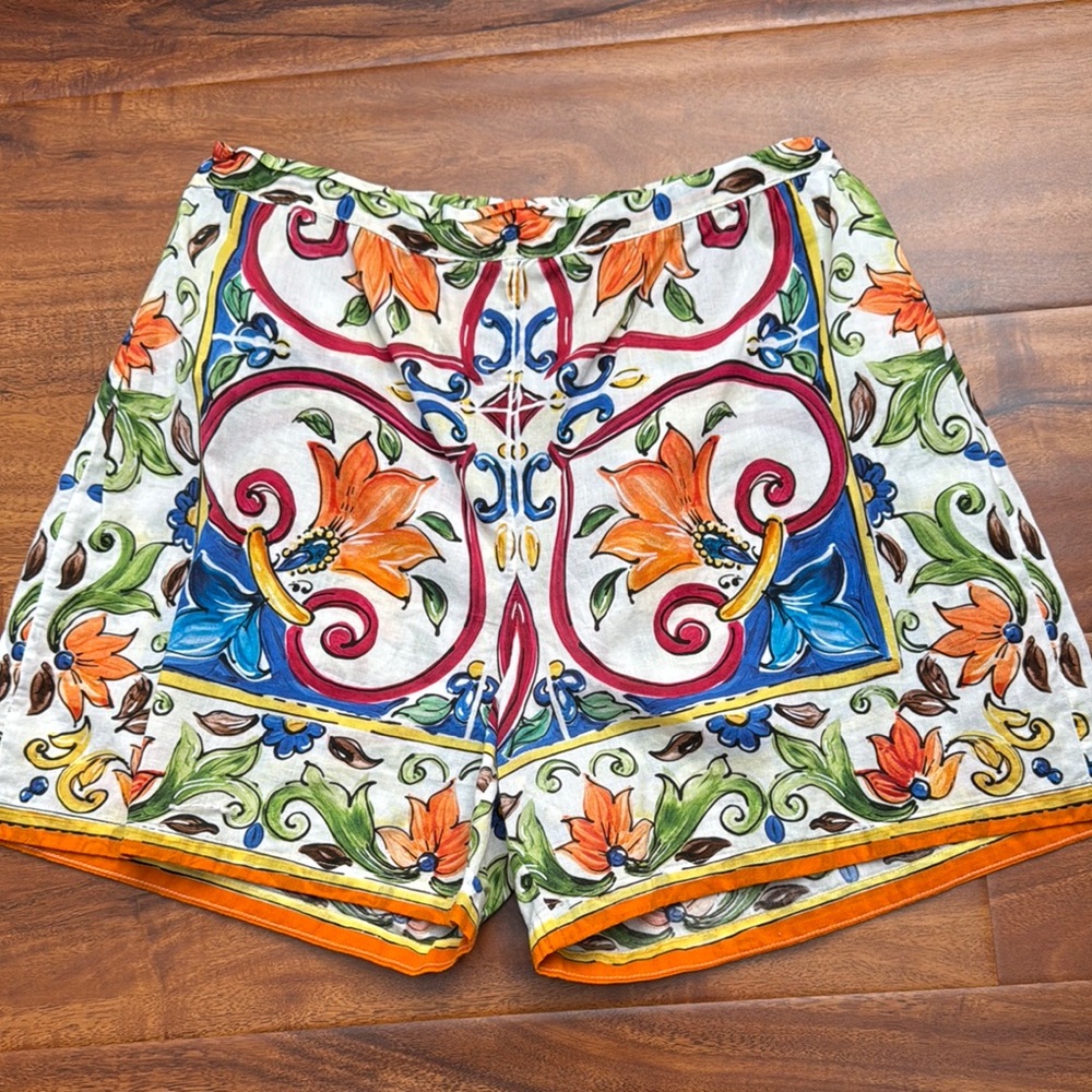 Dolce & Gabbana Multicolor Floral Shorts